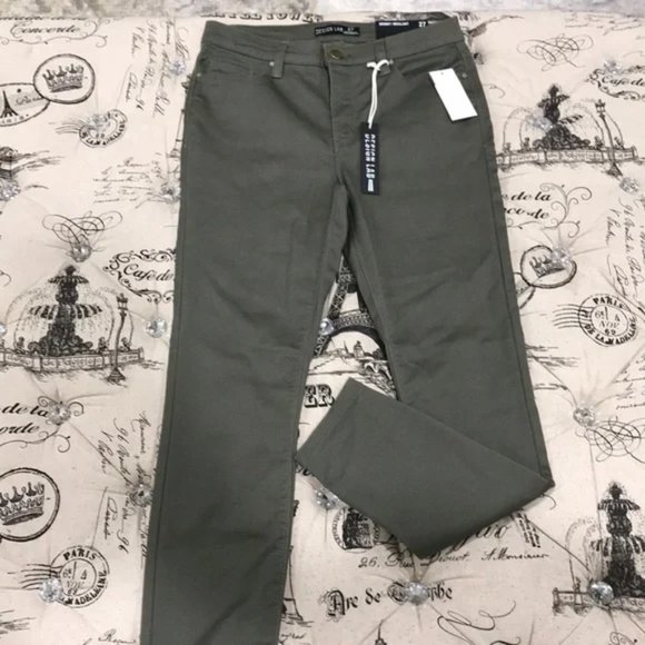 Design Lab High-Rise Skinny Jeans - Picture 2 of 5